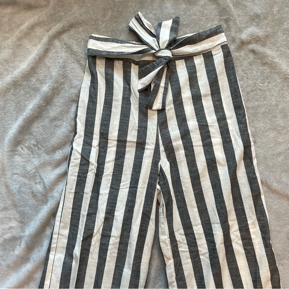 grey and while striped wide leg pants - Picture 2 of 3